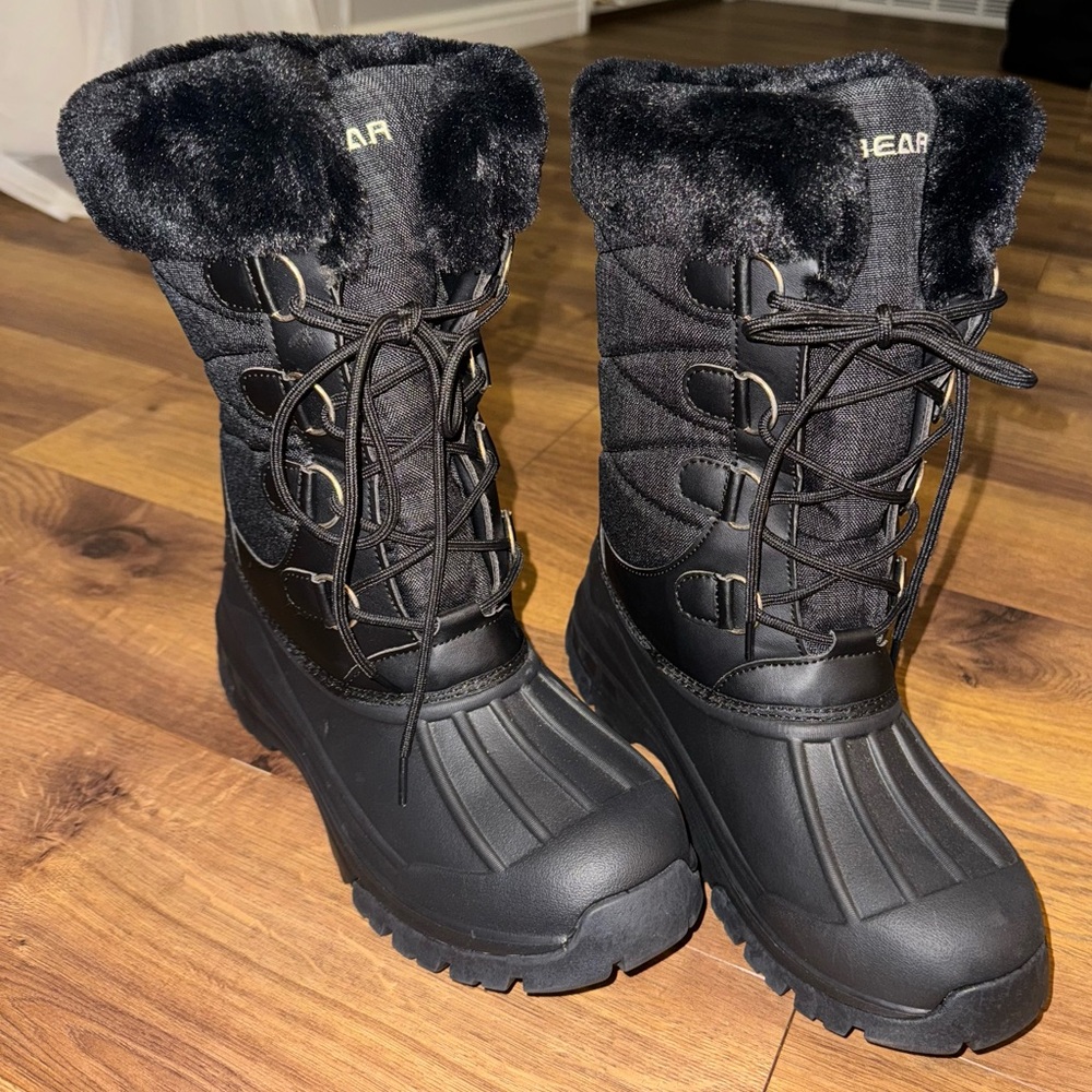 Women's size 9.5 Black Winter Boots